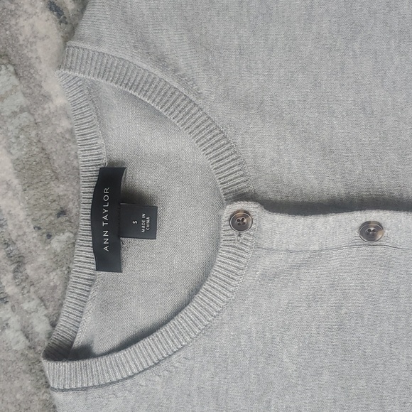 Ann Taylor light grey cardigan - Picture 3 of 5